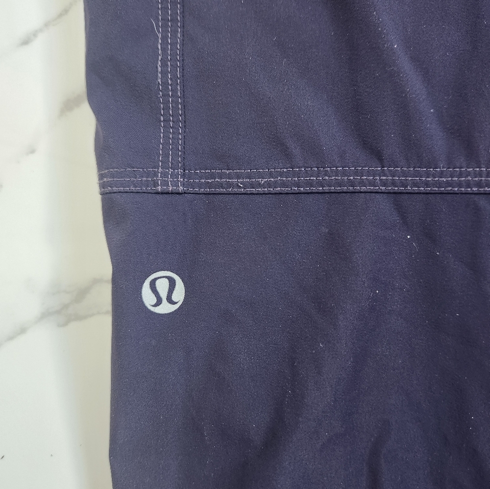 Lululemon dog walkers
